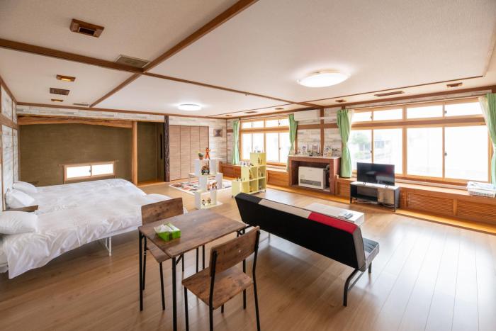 Tomoeドットコム 5 Cafe and Stay