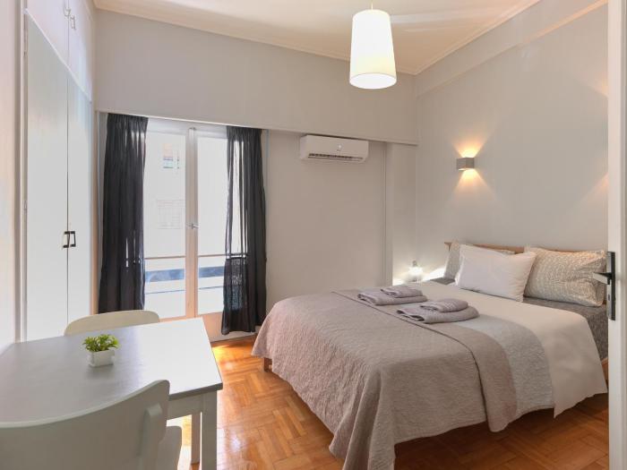 Homy Pagrati flat 100 Mbps, 12 to Panathenaic Stadium, 5 to Metro