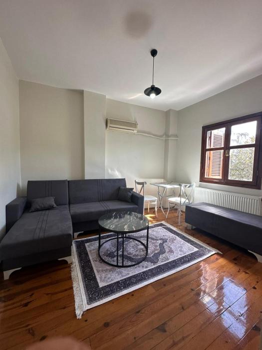 Taksimde istiklal caddesine çok yakın daire