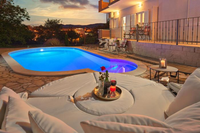 Apartment Villa Lovli