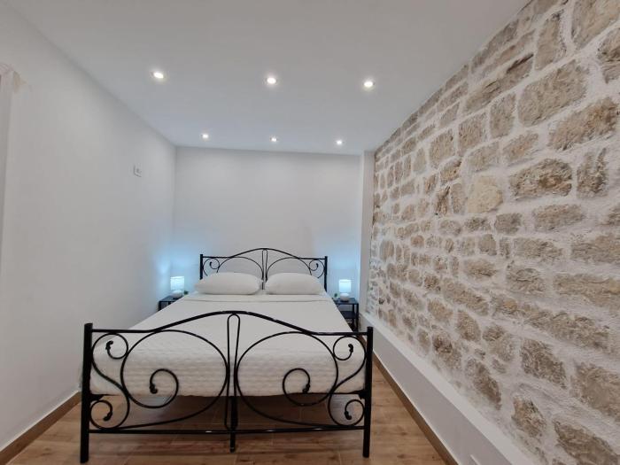 Small house Saint Michael