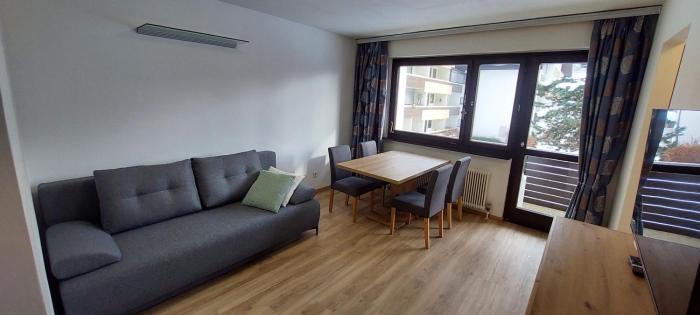 Baroness von Kitzsteinblick am See