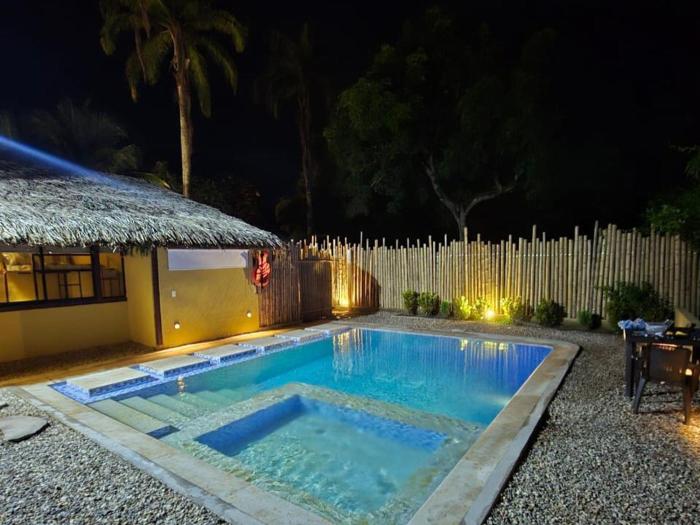 Lujosa villa con piscina y cine privado