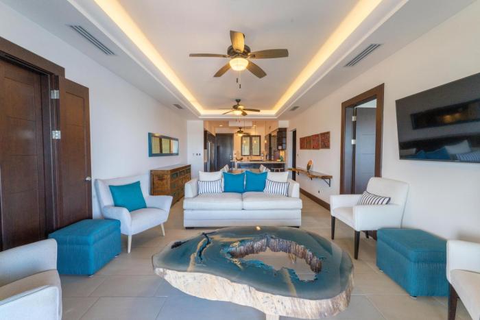 360 Splendor 104A-Ocean View Condo With Breakfast