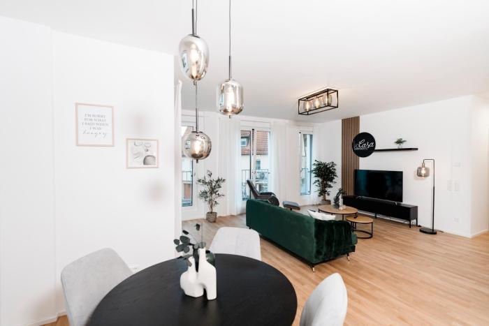 koCASA-Apartments 01, City-Center Böblingen, Stellplatz, Balkon, Waipu-Tv