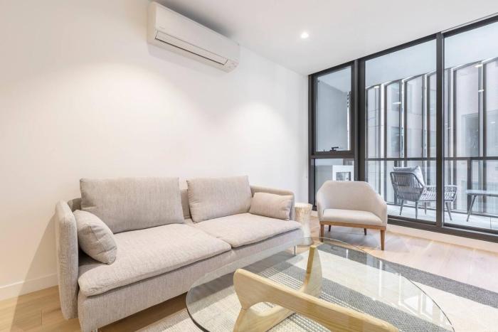 Effortless MinimalismCentral Southbank Apt Park
