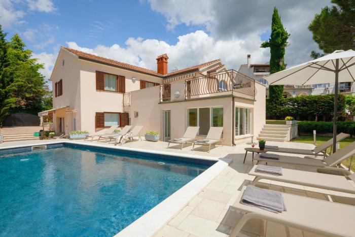 Villa Rosy by Istrialux