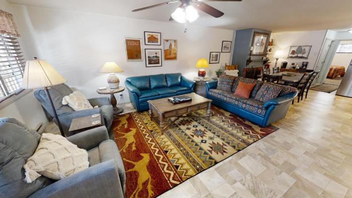 Ski View 10 - On Main Street - WiFi - Cable - Fireplace - Trailer Parking In Back - Patio with Gas Grill