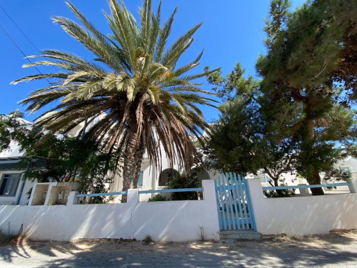 Ekaterini apartment in Aliki