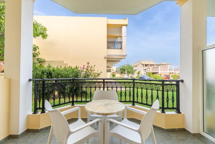 Kosmos Hotel St1 in Agios Stefanos