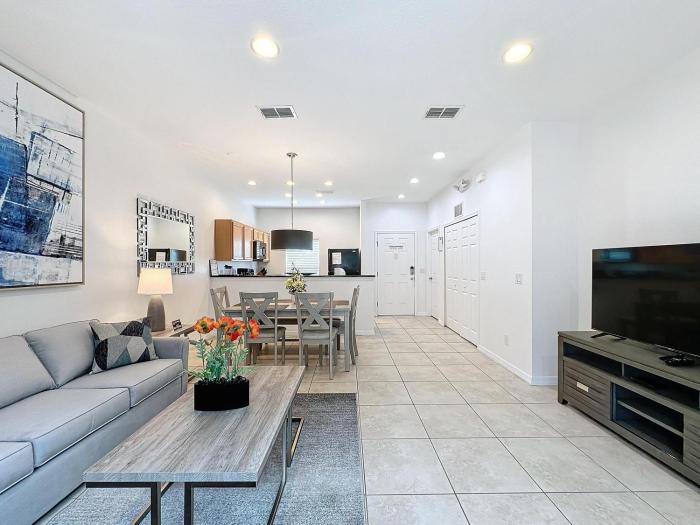 Amazing Townhouse close to Disney 2 Bed 2.5 Bath