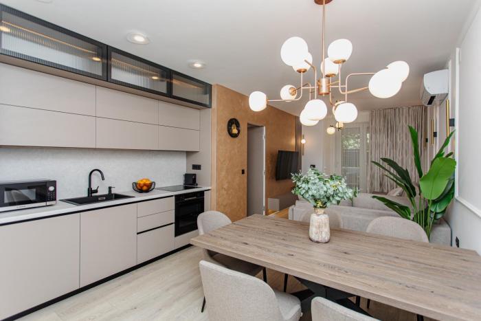 Stunning apartment Bella on Žnjan Beach, private parking