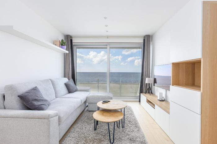 studio met frontaal zeezicht