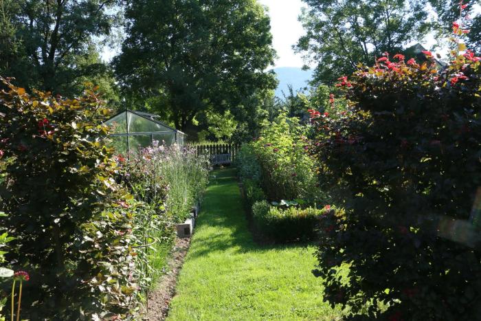 Pszczelarnia Dom Pracy Twórczej