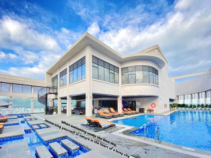 Luxurious apartment free Pool sauna gym