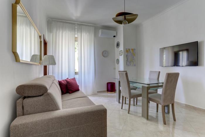 Vatican Apt Doria 64 - Home and More