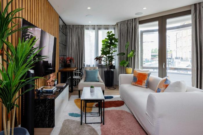 Veeve - Westbourne Curve