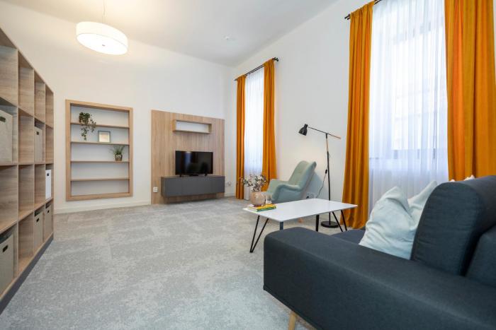 ALURE RESIDENCES 10 - 24h self check-in & private parking next to the apartment building included, CITY CENTER right on SNP Square in a quiet passage, new building, best deal in town