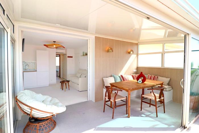 Rare! Oasis Btw Old Antibes & Beach