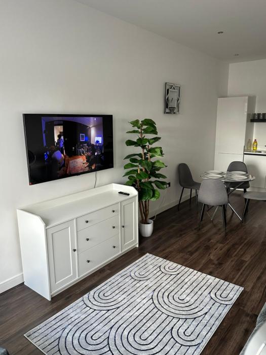 Self check in 2 bedroom apartment