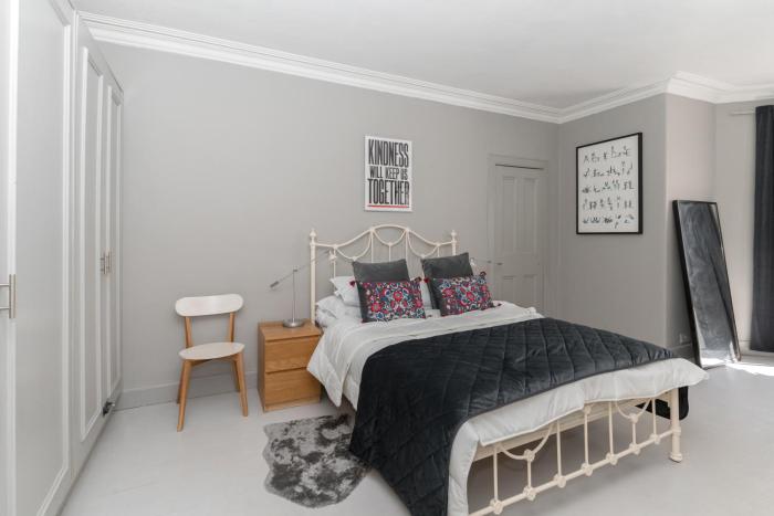 Beautiful & Bright 2BD Flat - Haymarket