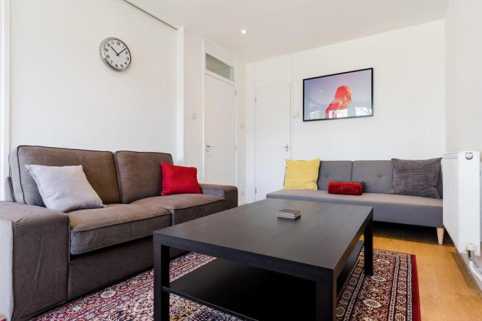 Cosy 4 Bed apt in Central London- Sleeps 8