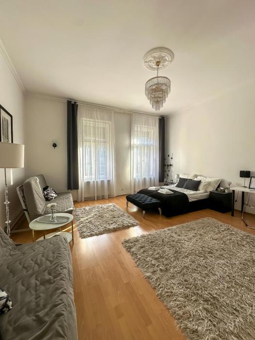 Elizabeth Boulevard Apartment