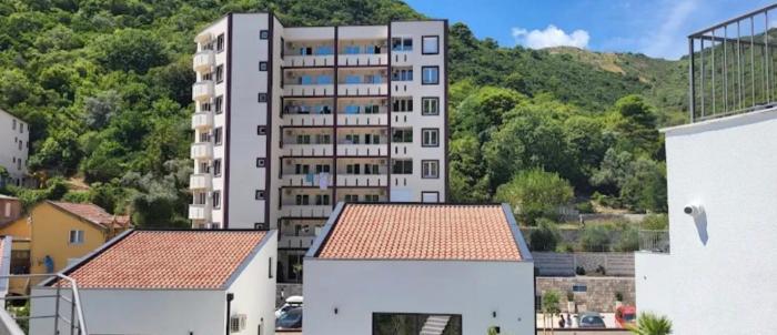 Dale apartment Becici- Paradiso