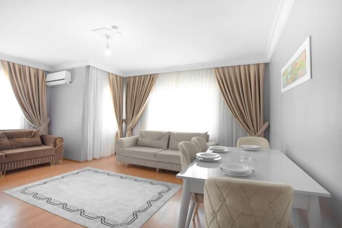 شقه كبيره عائليه و هادئه