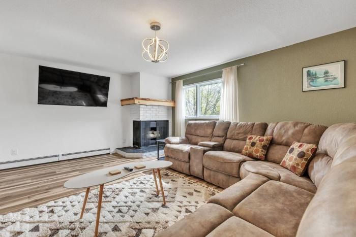 Apartment in Anchorage -10 Mi to Alaska Zoo! apts