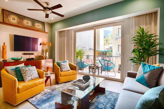 Well-Equipped Condo In Old Town, POOLS, GYM, BBQ