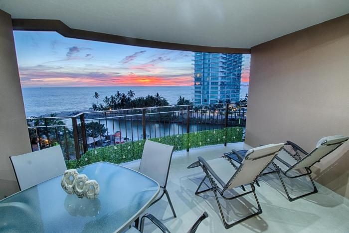 Beachfront 1BR | Pools, Gym, Restaurant & Parking