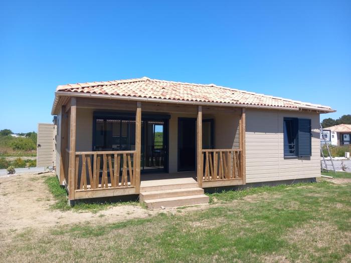 Chalet dans domaine avec piscine
