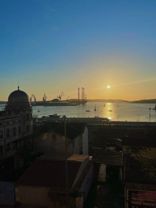 Dejan apartment 3-Free parking near Arena in city center, near bus, train, ferry, airport shuttle