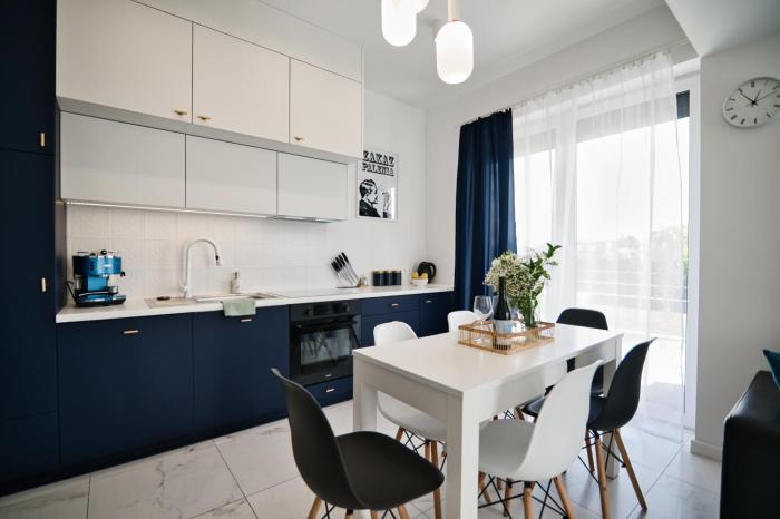 Pankrac 2 by Housine