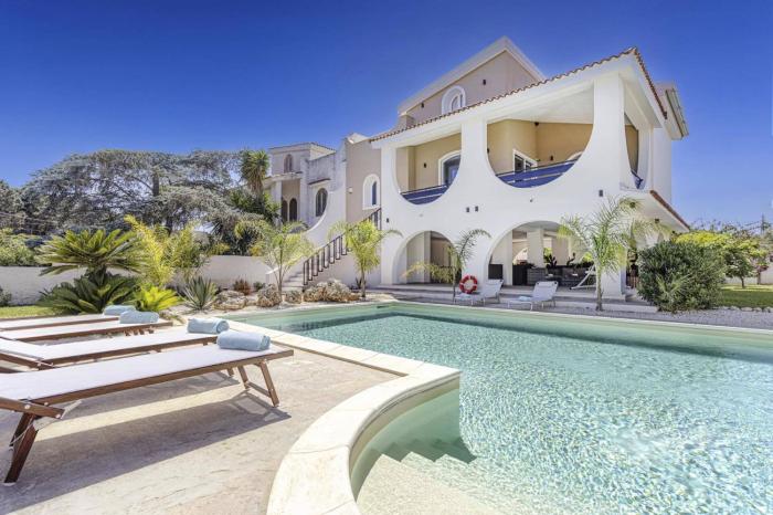 Villa Divina by Villa Plus