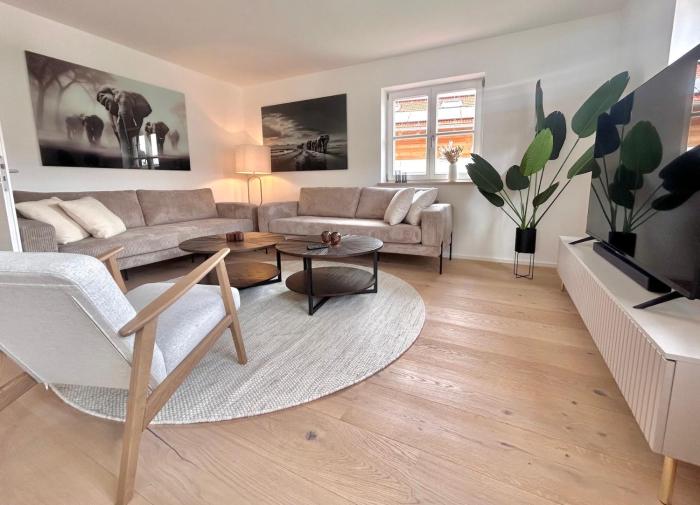 Ferienwohnung "Aschbergblick" - Edel Wohnen im Ortskern Schliersee