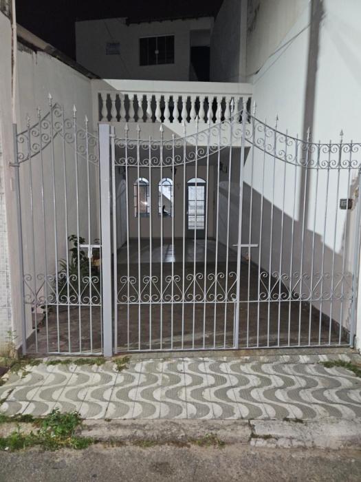 Casa Familiar espaçosa e confortável em Aparecida, com 3 quartos