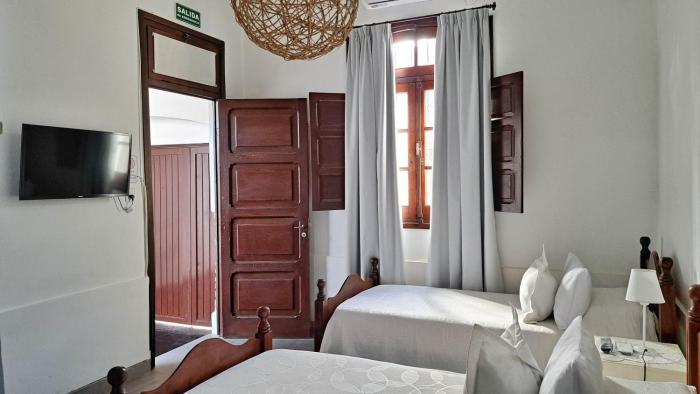 Casa Kolla - 2 bedrooms with private garage in downtown Salta