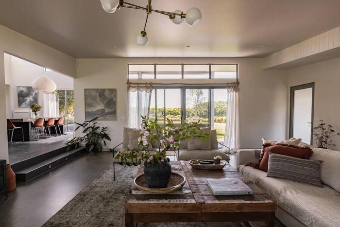 The Vineyard House - by Ghost Rock Wines