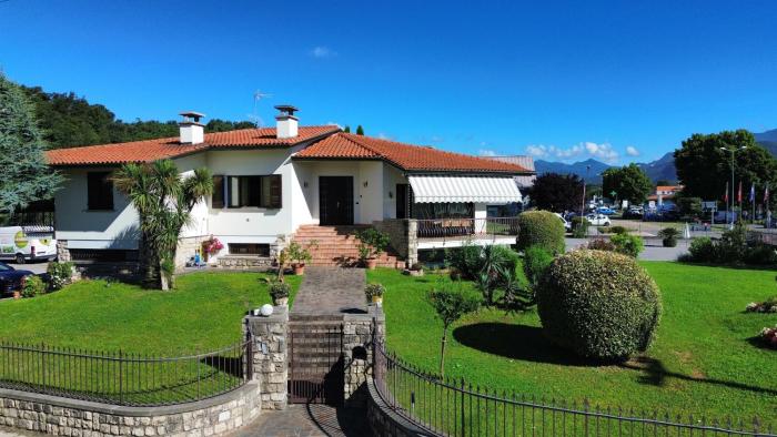 Villa Fiorita with olive groove a Puegnago - BGL