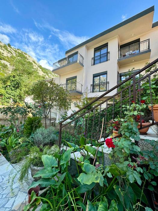 Harmony Garden Apartments