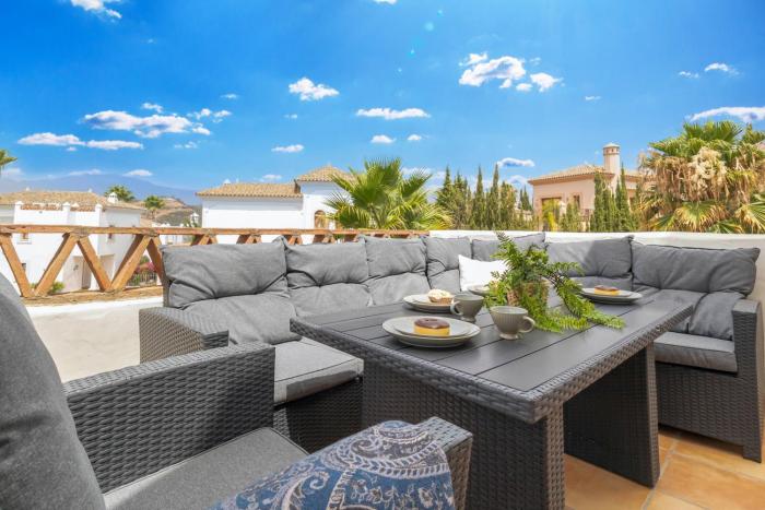 Sunset Golf Elegance - Happy Rentals