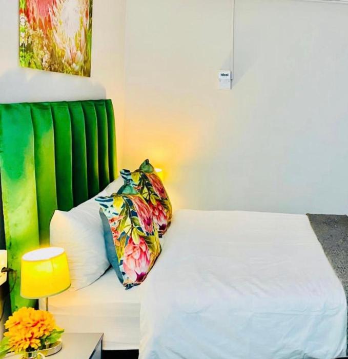 Private Pelican Corner