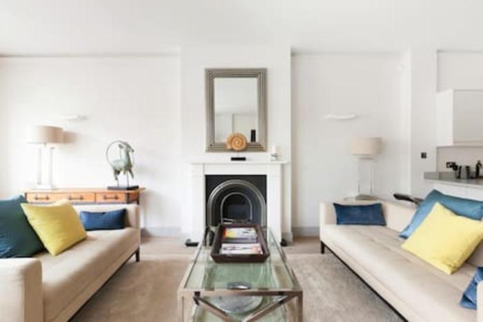 Modern Stylish 2bed2bath close to Kings Road
