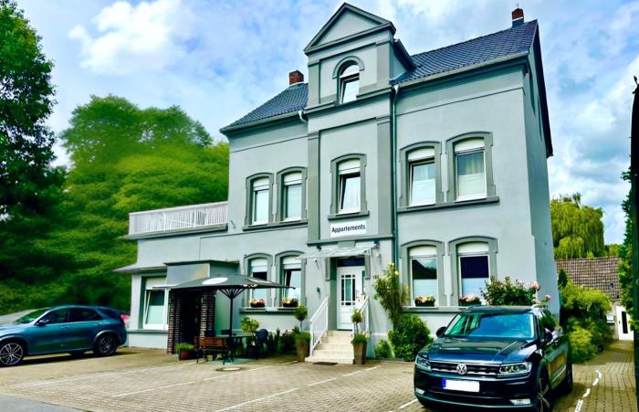 Haus Medaillon