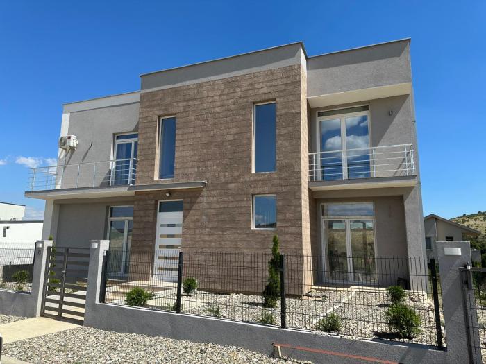 Vesna Lake Apartments