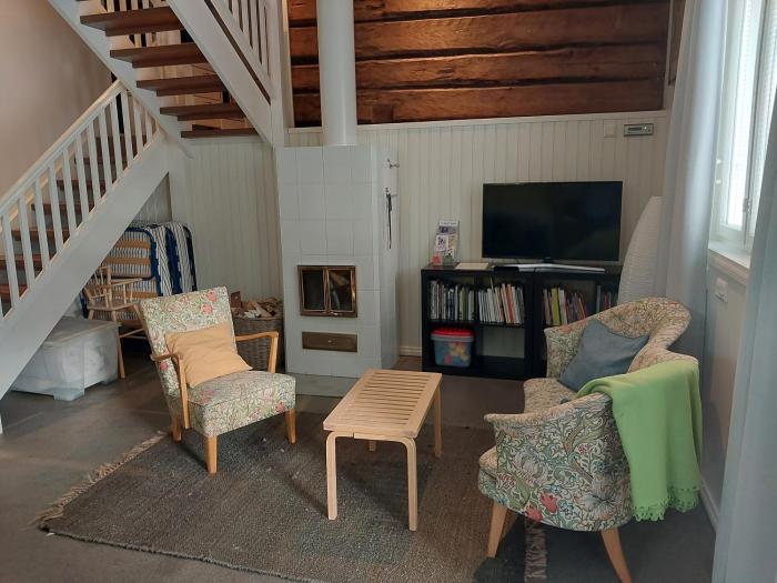 Uniikki talo kirjastosilta - Unique house at centre