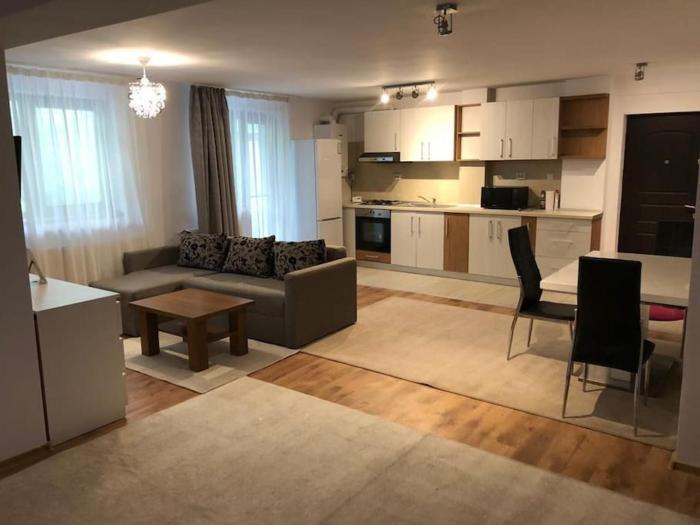 10 minute walking to Untold