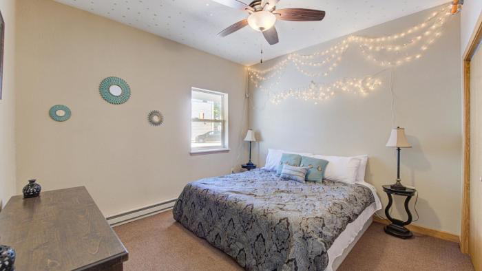 Starshine Condo - 2 Minute Walk to the Beach!